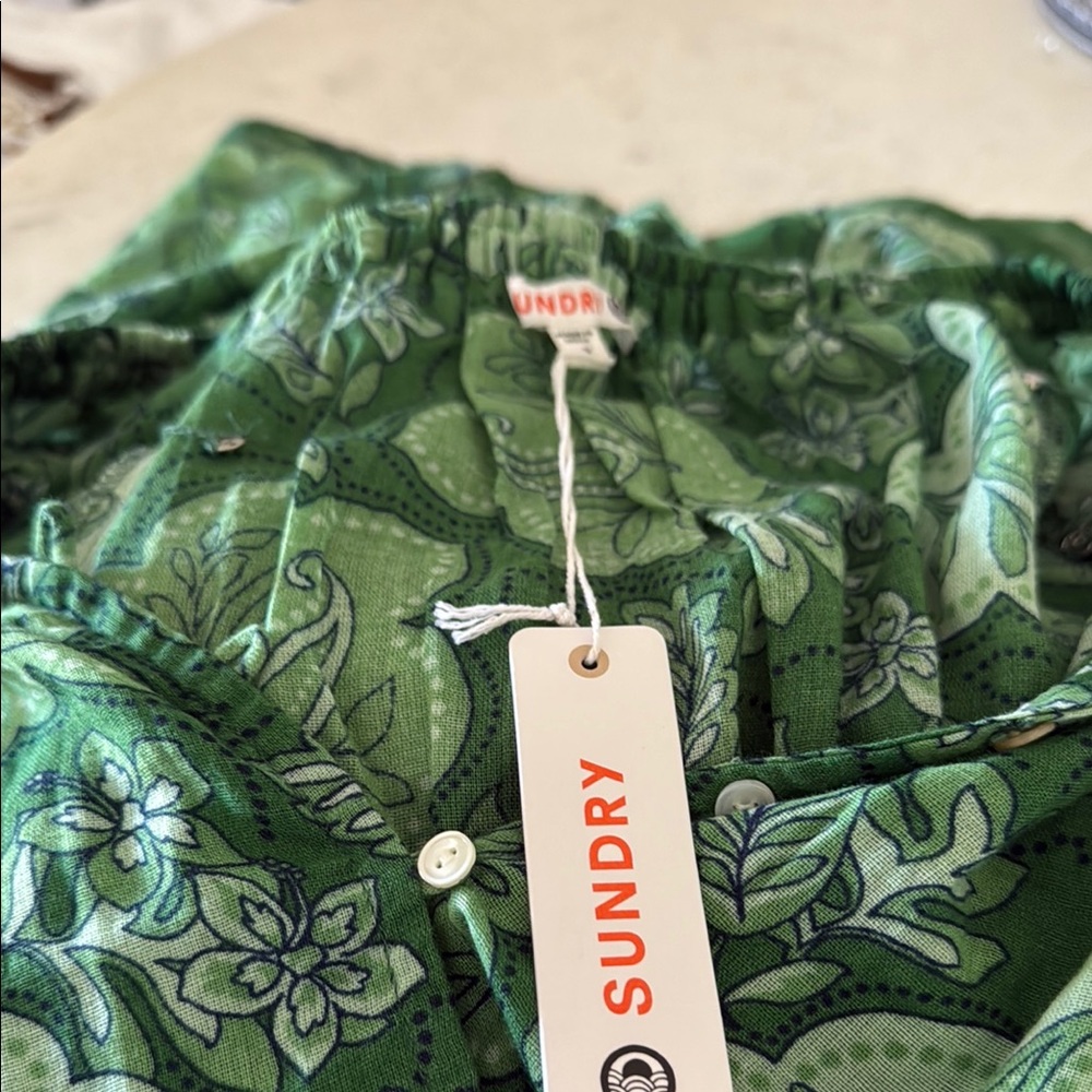 Green Floral Women's Top - Picture 4 of 4